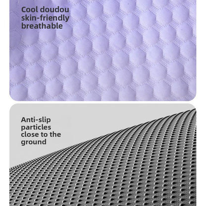 🐾 50% OFF NOW! ❄️ Pet Cooling Mat for Dogs & Cats – Breathable, washable & soft – Ice-silk fabric, perfect for floors, sofas or car travel – multiple sizes & gradient colours 🐶🐱