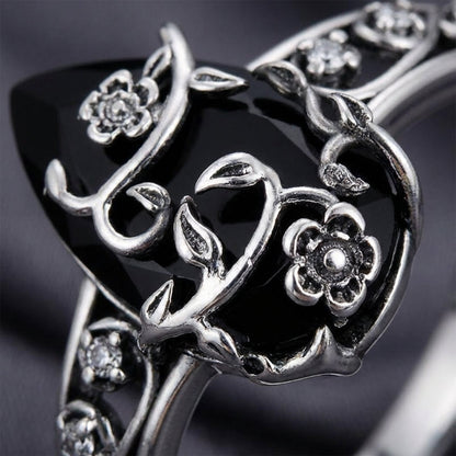 💍60% OFF NOW! 🌿 Vintage Floral Vine Ring – Black Teardrop Gem, Sparkling Accents & Openwork Band ✨